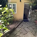 Dependance In Giardino Storico